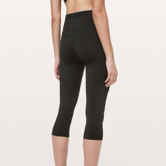 Lululemon 4 Fast Free Crop Nulux 19” black crops great pre owned reflector strip - Picture 2 of 13